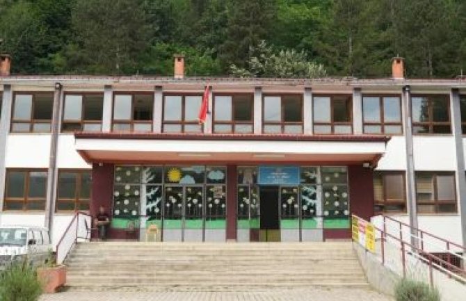 Počela rekonstrukcija škole u Bijelom Polju