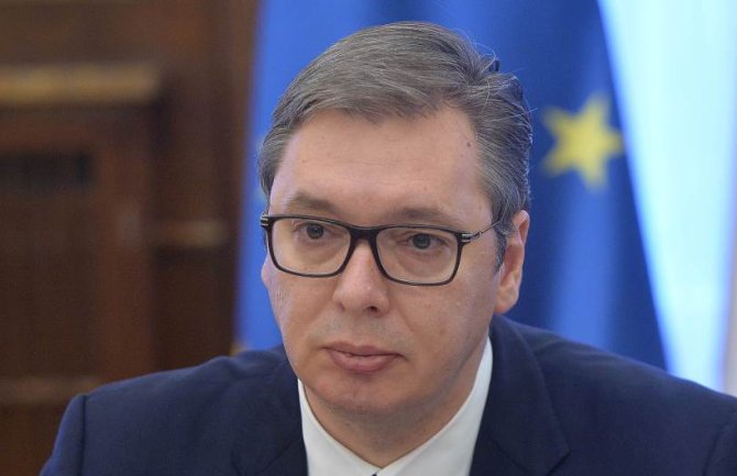 Aleksandar Vučić između BRICS-a i EU: Novac je na zapadu, ali društvo 