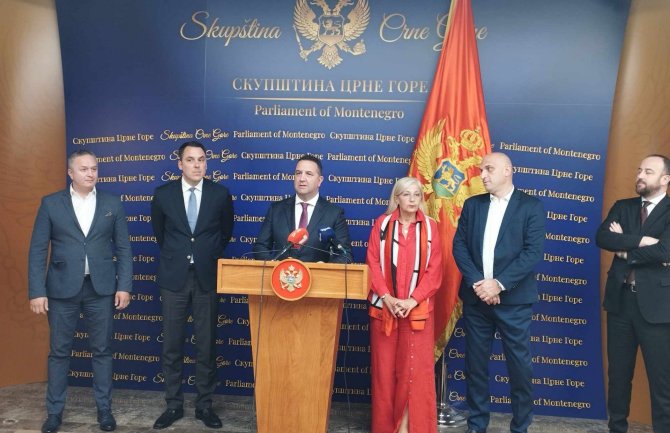 Eraković: Skandal, izbor VDT-a desio se u Vladi, u Skupštini je samo formalizovan
