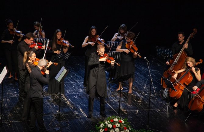Ovacije za violinistu Milenkovića u Tivtu